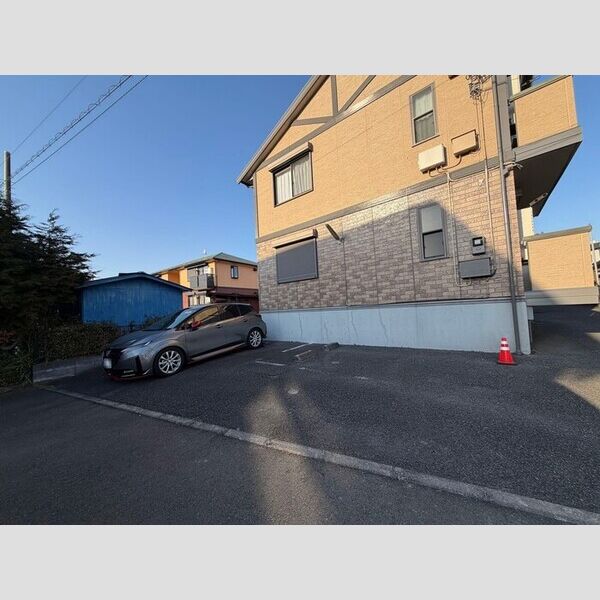 ウィルモア岡本 駐車場