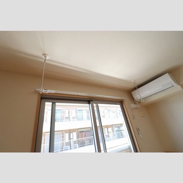 アルシュ　川201号室 室内物干し