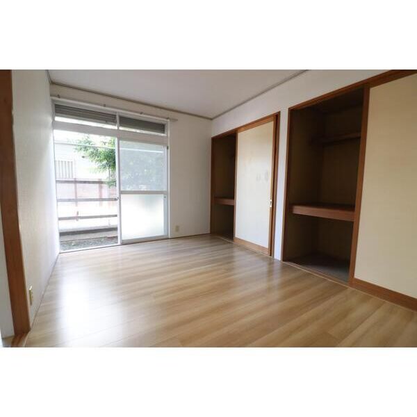 ラブリーホームB101号室 リビング