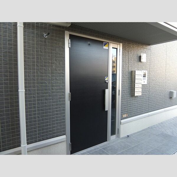 サウスフィールド102号室 エントランス