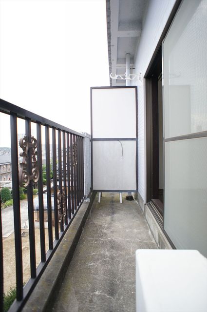 ビラおゆみ野0301号室 バルコニーで洗濯物干せます