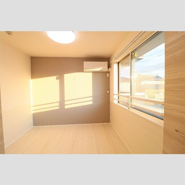 D-KISARIA　EⅠ202号室 洋室