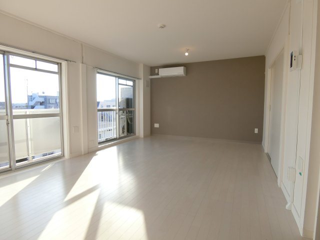 アールリエット武蔵境　１号棟503号室 リビング