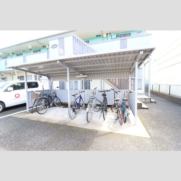 ヴィラ・グランメール108号室 駐輪場