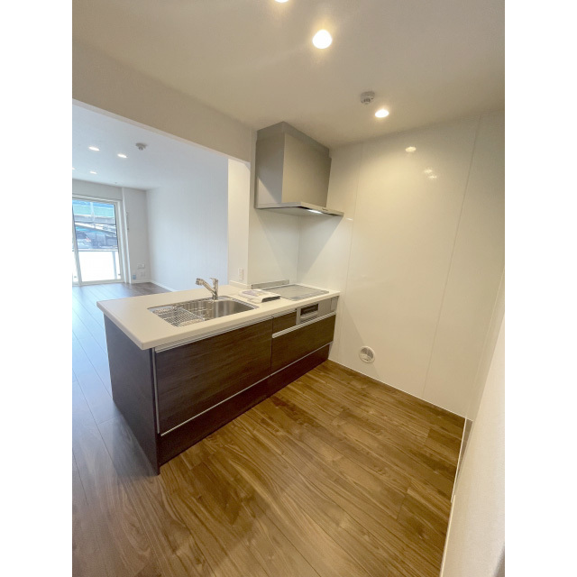 シャーメゾン国立ウエスト 3口IHシステムキッチングリル付き