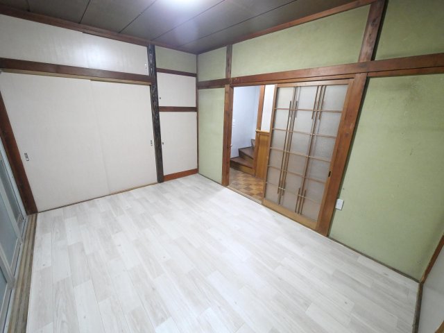 野田市中戸戸建 1階6畳和洋室