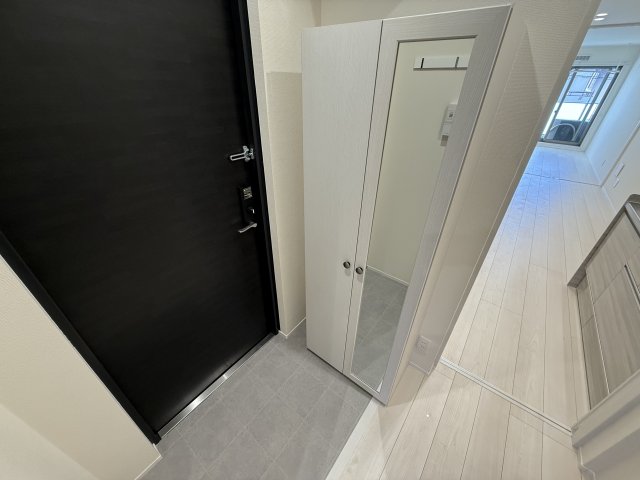 Ｍｉｌｅｓｔｏｎｅ　Ｓａｓａｚｕｋａ0205号室 玄関