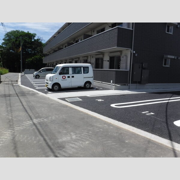 フィオーレ 駐車場