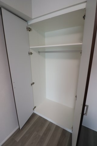 GENOVIA横浜石川町1106号室 収納