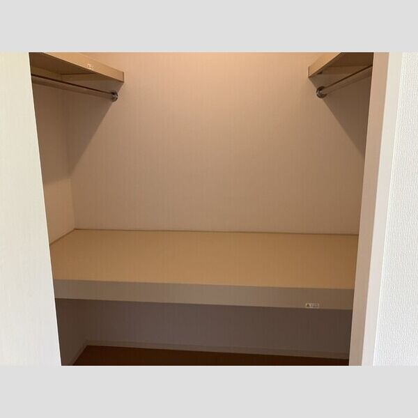 ジュネ　きさら津303号室 ウォークインクローゼット