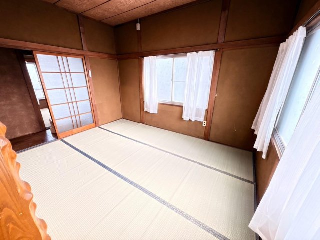 木洩れ日とそよ風のなごみの家 2階和室。落ち着く雰囲気の和室は評判です！