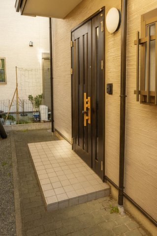 平塚市入野戸建 玄関