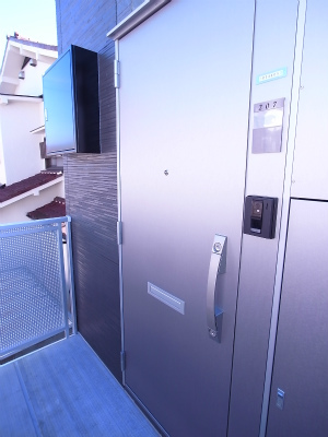 リブリ・Dear court 玄関