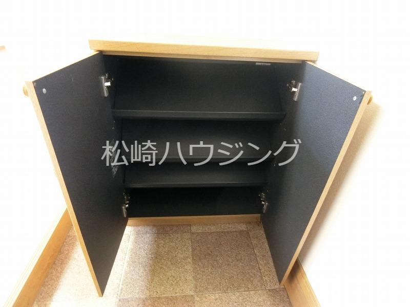 グリーンコーポ6番館1階 玄関