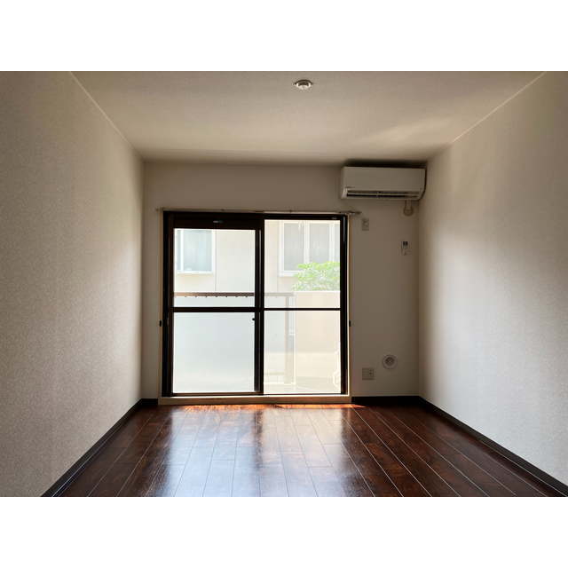 サニーレジデンス平塚Ⅰ203号室 リビング