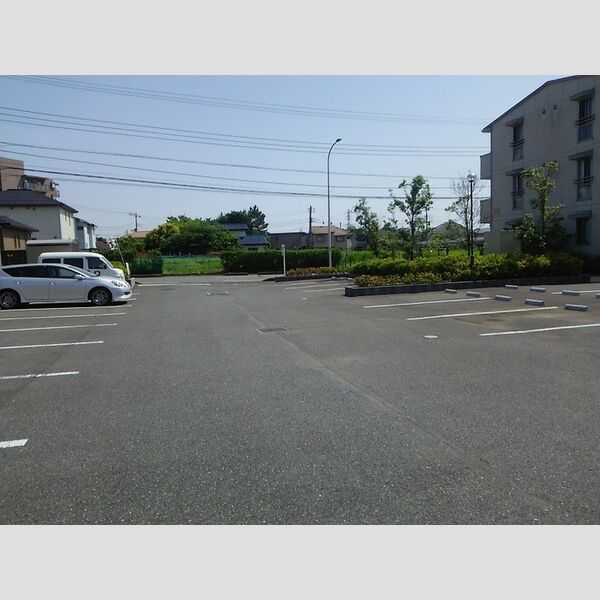 クロシェット　B 駐車場