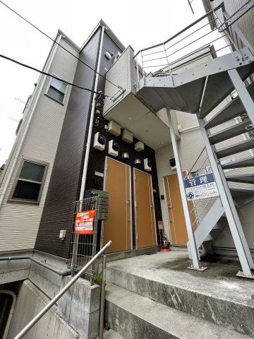 ベイフラット南太田102号室 外観