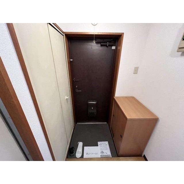 リュミエ本厚木220号室 玄関