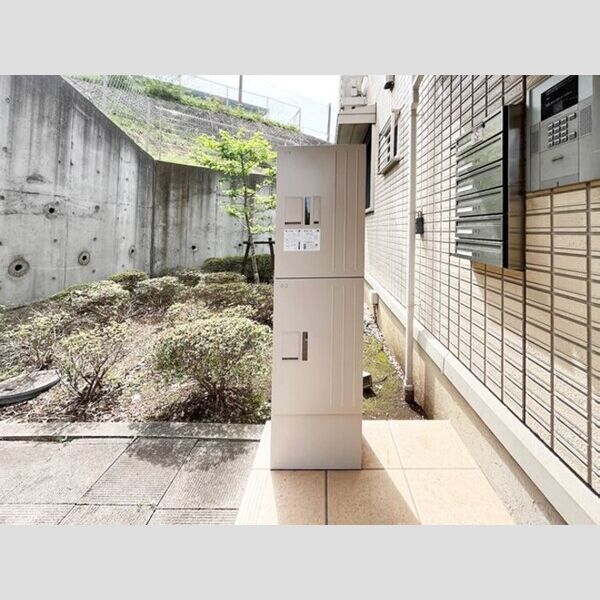 スプリングフォレスト　B 宅配ボックス