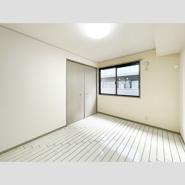 ヴァンベール東川口　Ⅴ103号室 洋室6帖