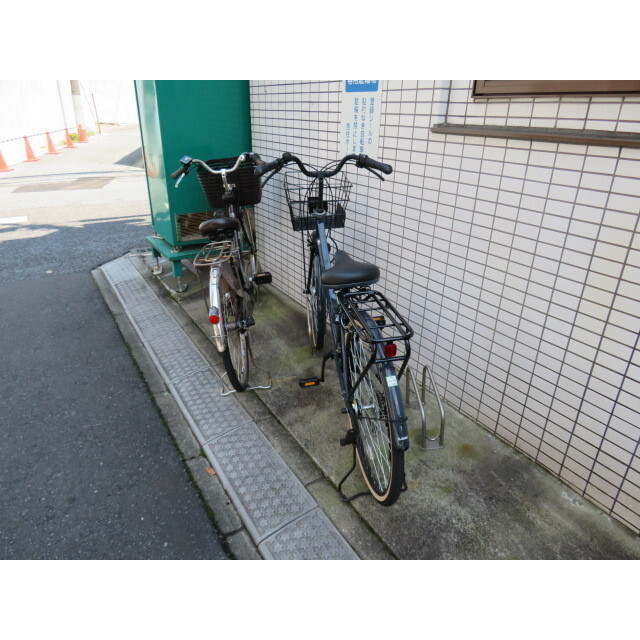 フレンドハイツ西新宿 駐輪スペース