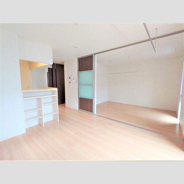 セジュール輝 LDK10.6帖