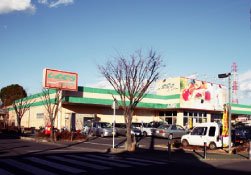 ラ・ベル・オロール しまむらストアー長持店まで1,070ｍ