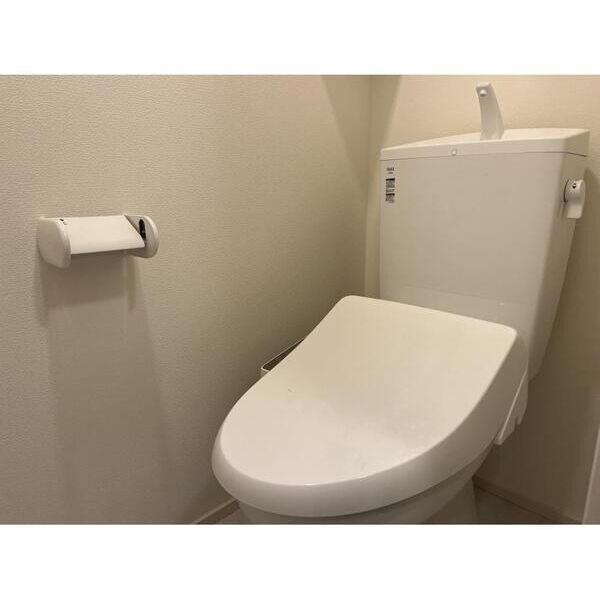 Lycoris西小山101号室 トイレ