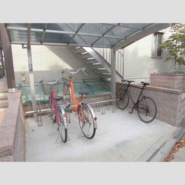 グランシャリオ 駐輪場