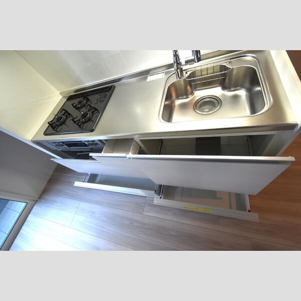 シャトレー町田202号室 キッチン収納スペース