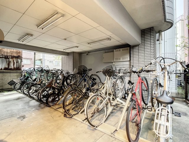 タウンシップ田端5階 駐輪場