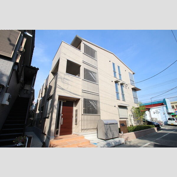 シトロンフレアⅢ エントランスには防犯カメラを設置♪