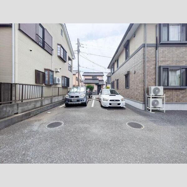 グリーンフィールズ　A/B 駐車場