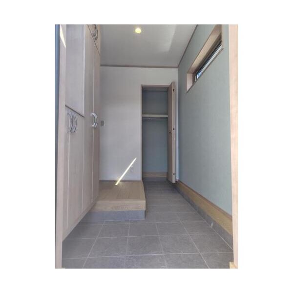 市川市国府台4丁目戸建A棟 玄関