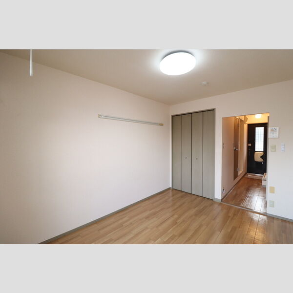 ヴェルドミール203号室 洋室