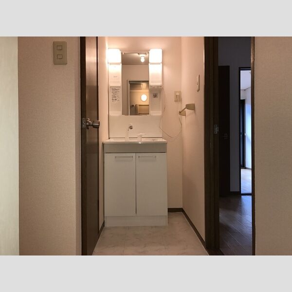 リヴェール高沢　A/BB101号室 洗面