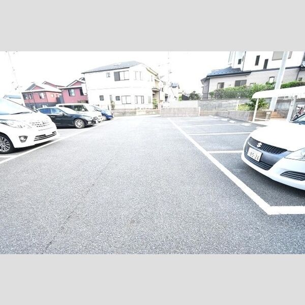 グリーンハイム 駐車場