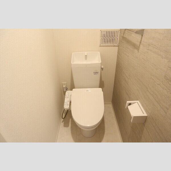 ソレイユ　ラ　コリーヌ東川口 温水洗浄暖房便座