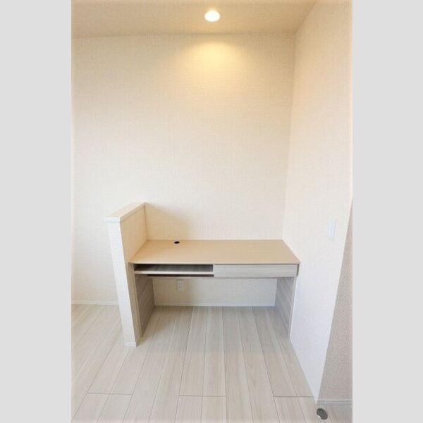 Dear Life203号室 ワークデスク