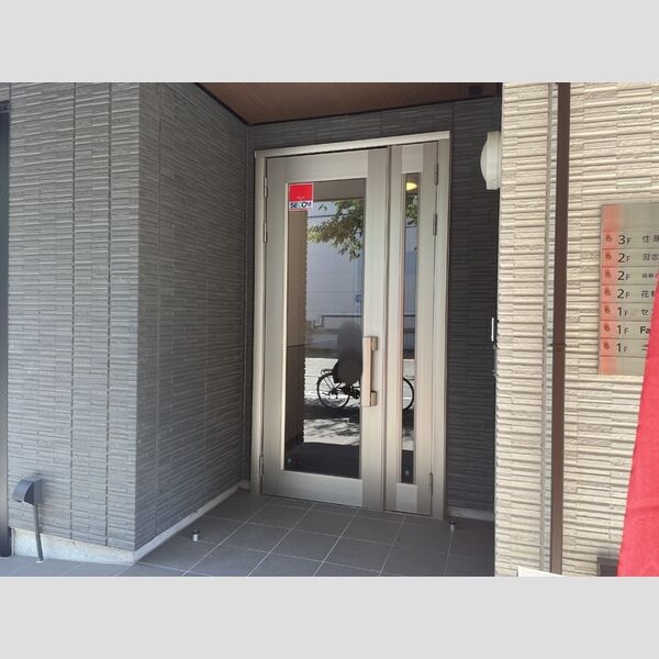 ACE305号室 エントランス