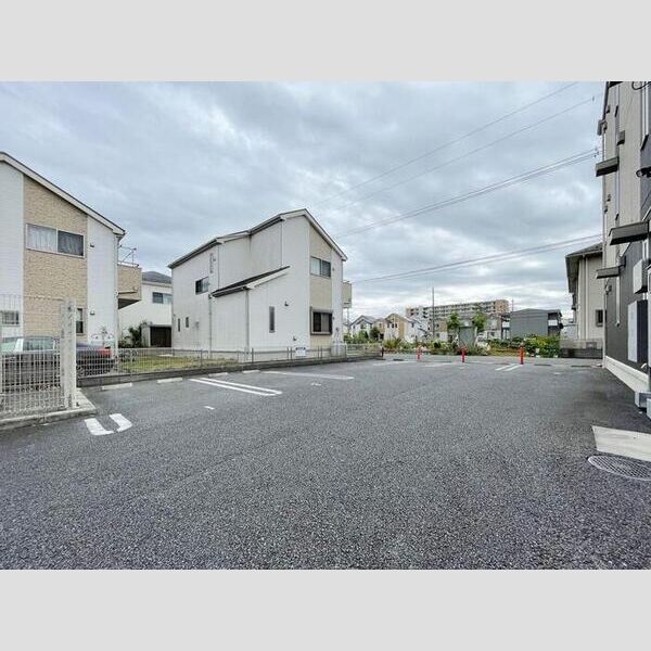 メゾン・ジャンティーユ 駐車場