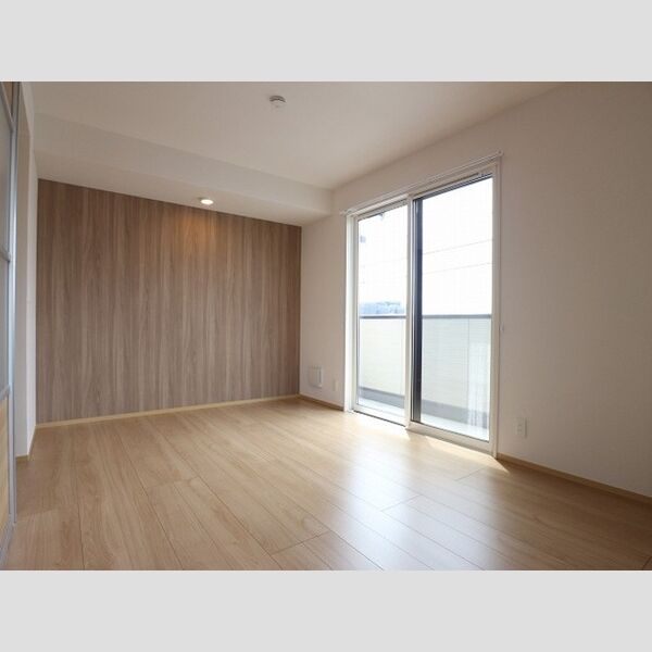 エメ　ドゥーズ 洋室