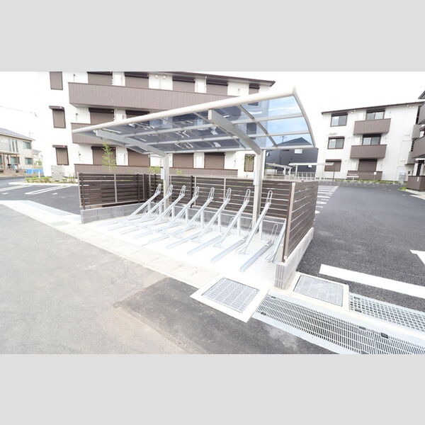 ティアラⅡ103号室 駐輪場