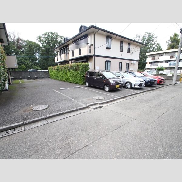 セジュール・モロー 駐車場