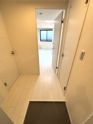 MEGURO EDGE402号室 玄関