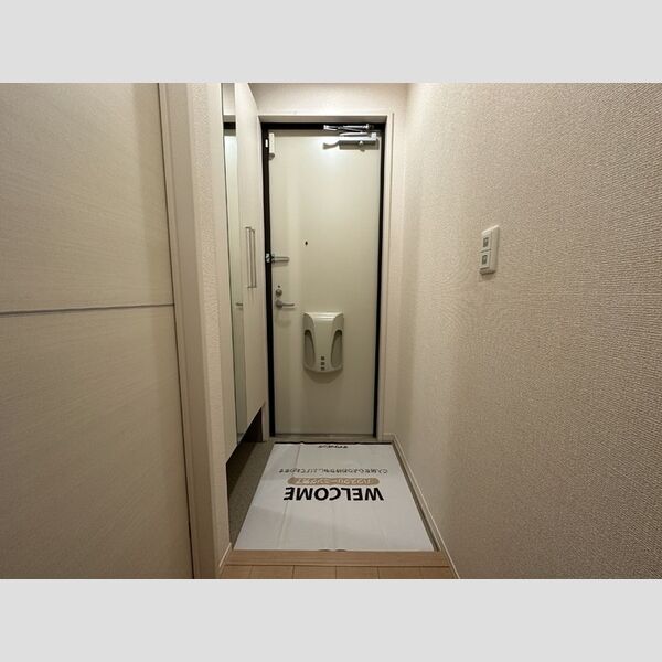 ドゥジェーム三山 玄関