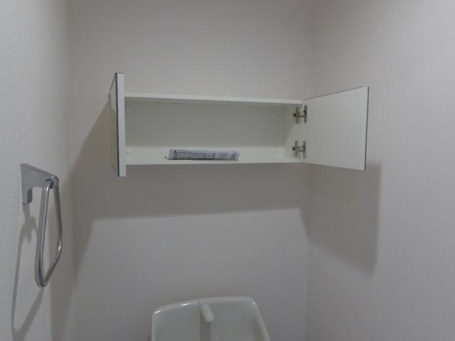 ナディア平塚Ⅱ トイレ戸棚