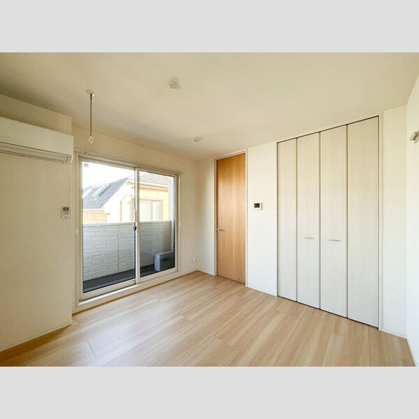 ブリーズ綾瀬 洋室約6.4帖