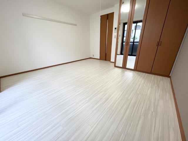 グラード101号室 洋室