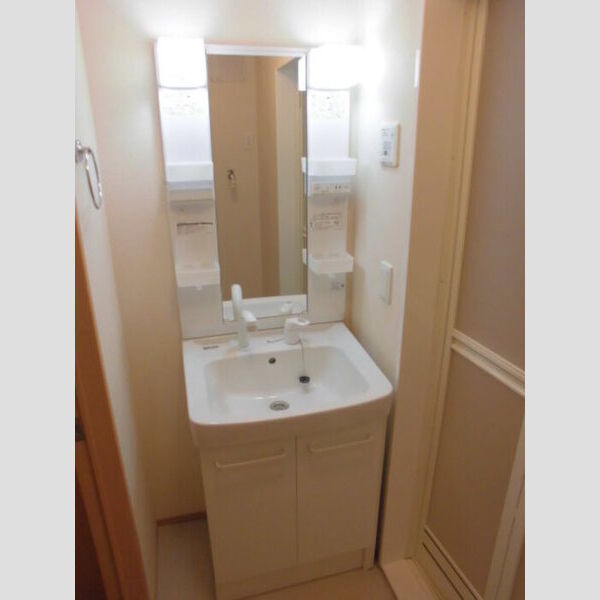 ヴァンフレイス早稲田303号室 洗髪洗面化粧台